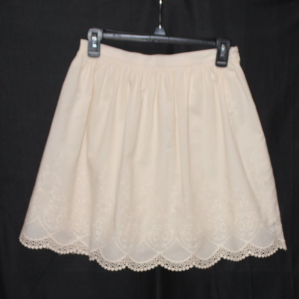 Forever 21 Contemporary Beige Lace Skirt